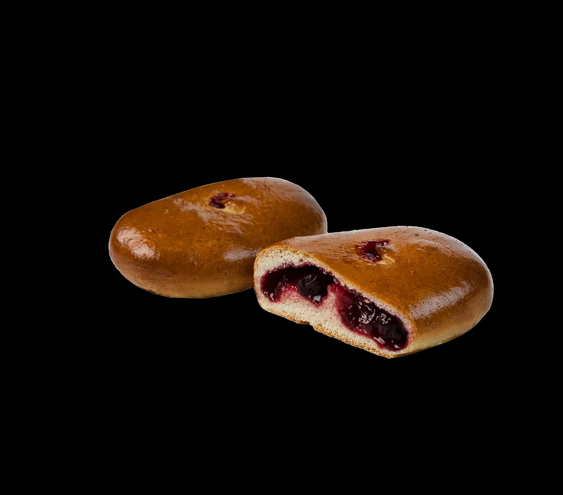 Пирожок с вишней